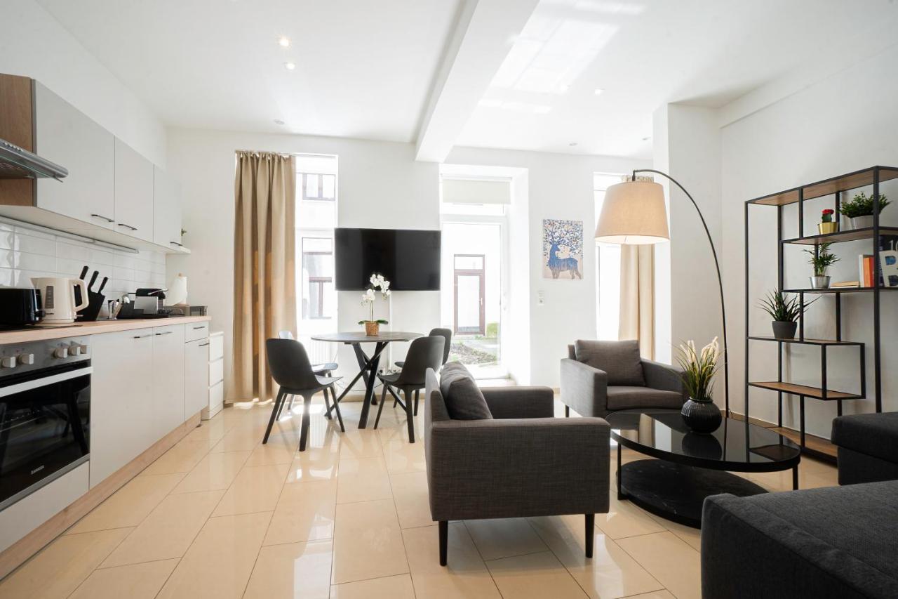 Chic Newly-Renovated Apartment Steps From Subway In Vienna'S Hernals District المظهر الخارجي الصورة