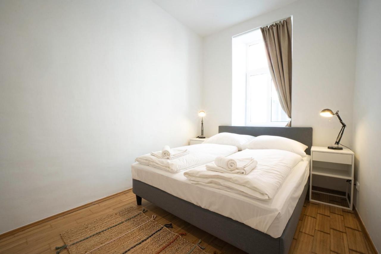 Chic Newly-Renovated Apartment Steps From Subway In Vienna'S Hernals District المظهر الخارجي الصورة